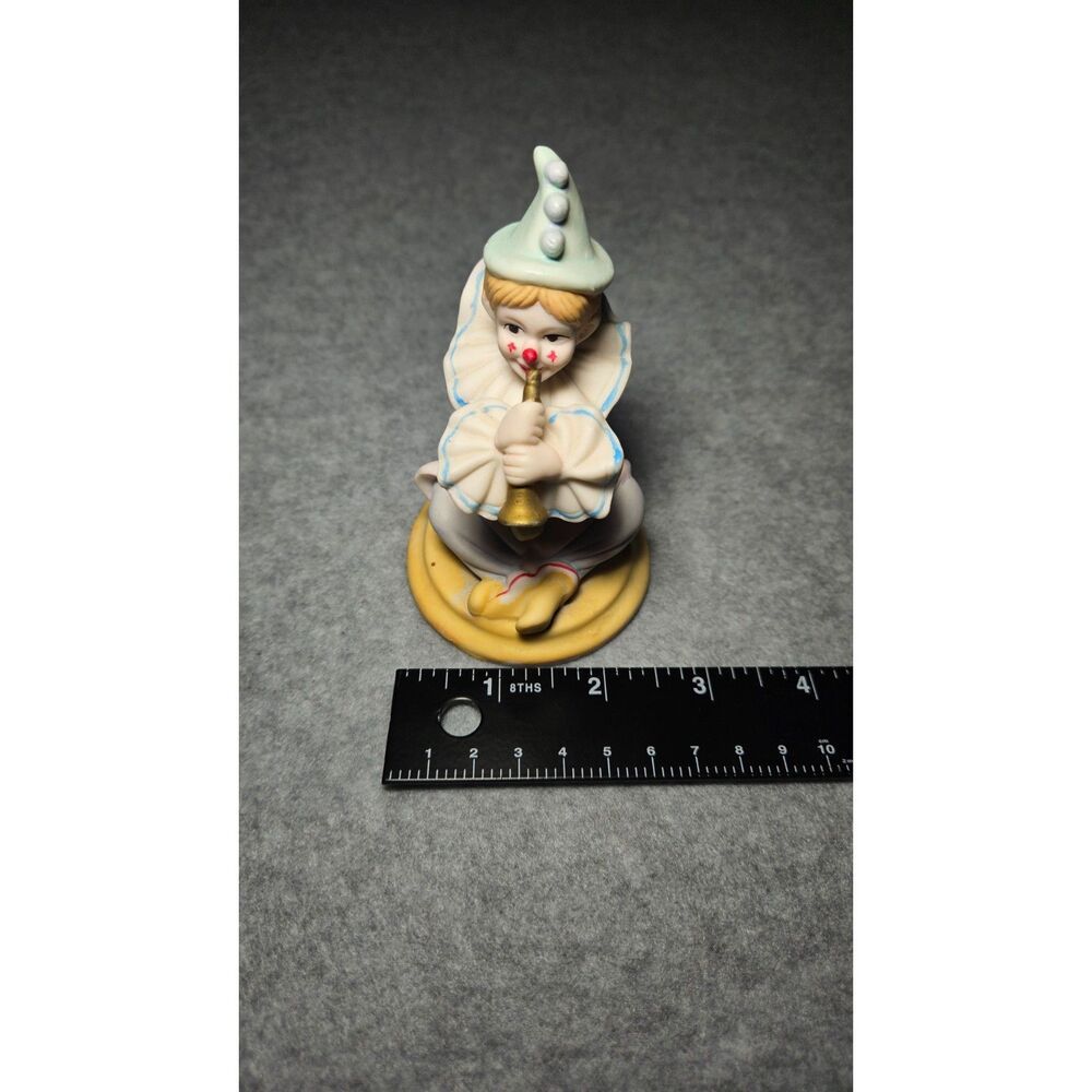 Vintage Bisque Porcelain Pierrot Clown Figurine Playing Horn Trumpet 5" - Picture 1 of 6